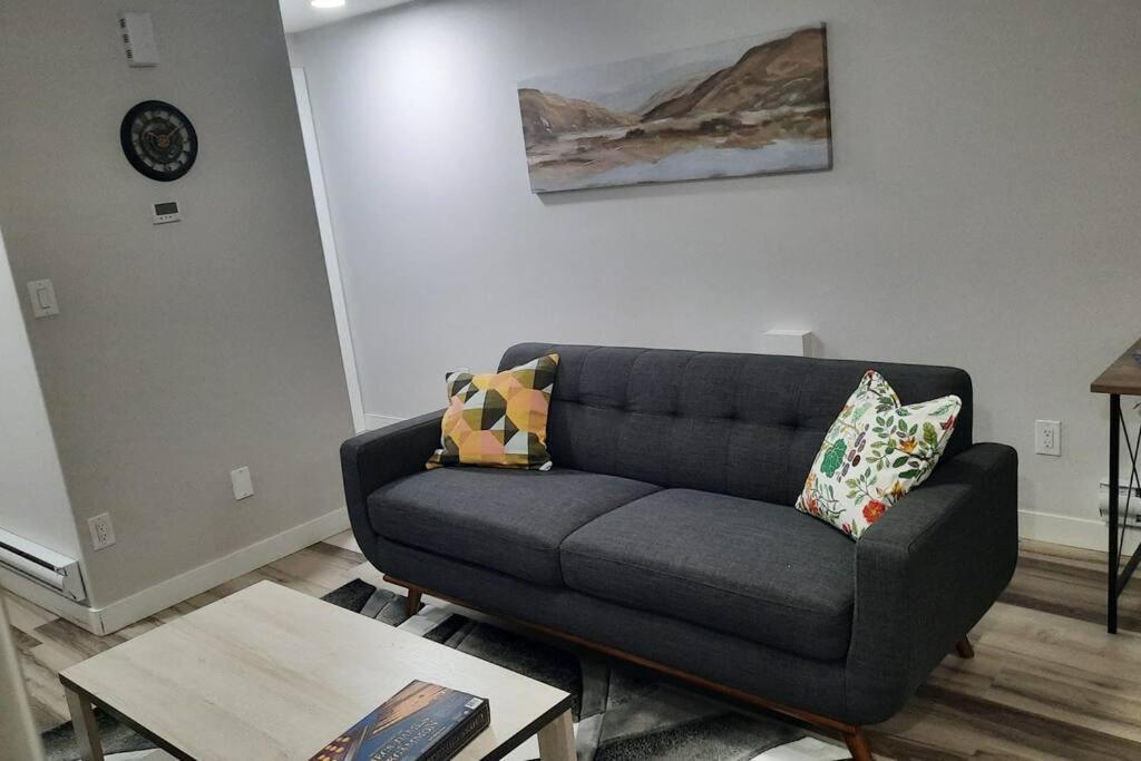 Carsonway Basement Suite 埃德蒙顿 外观 照片